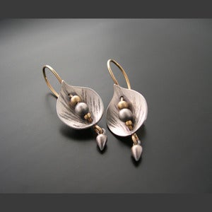 Image of Leaf Shield Earrings
