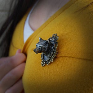 Image of Cameo Bear Brooch 