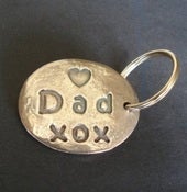 Image of Mom/Dad Hearts, Hugs & Kisses Keyring
