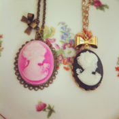 Image of Cameo & Bow