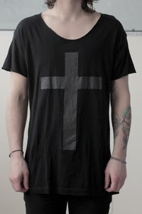 Image of BLACK CROSS SCOOP NECK