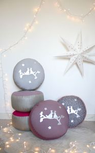Image of pouf "little bird in love" 