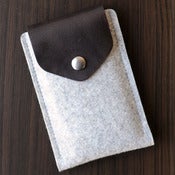 Image of iPhone Felt / Leather Case with Secret Pocket - Light Grey
