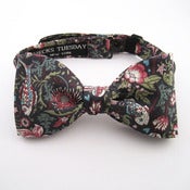 Image of Liberty Print - Sea Bow Tie