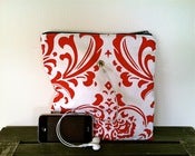 Image of "Gadgety Yarn Pop - Bold Red Fleur (Stitch Red Product)