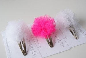 Image of Barette pompon tulle rose fluo, blanc ou argent