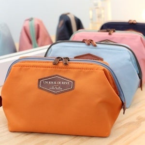 Image of Iconic frame pouch