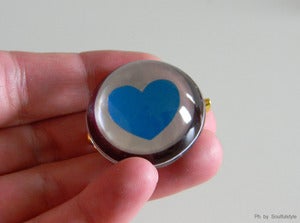 Image of HEART TARGET RESIN PIN