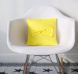 Image of Housse de coussin Bow jaune mimosa