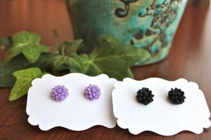 Image of Mini Daisy Earrings