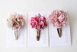 Image of Barrette pompon en Liberty of London (3 coloris) 