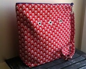 Image of "Totable" Yarn Pop - Red Crossbones