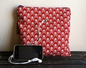 Image of "Gadgety" Yarn Pop Red Crossbones