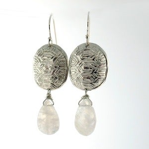 Image of Loksi (Turtle) Earrings