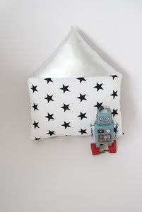Image of Coussin Maison étoile et toit "kibrille"