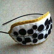 Image of pod headband // b+w with mustard