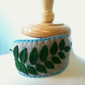 Image of sprout headband // deep green pointed leaves