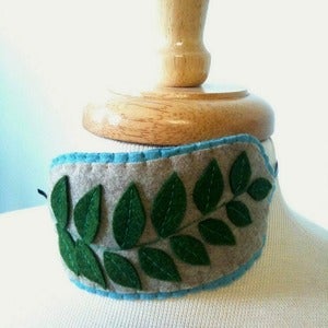 Image of sprout headband // deep green pointed leaves