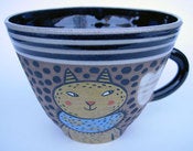 Image of Stor tekopp, glad katt/Big teacup, happy cat