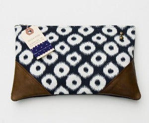 Image of --S OL D O U T--navy +white ikat dots clutch with leather corners