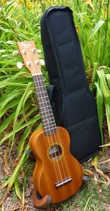 Image of Ohana SK-10S Mahogany Soprano Player pack