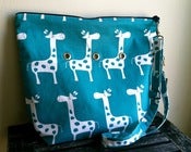 Image of "Totable" Yarn Pop - Turquoise Giraffes