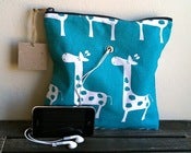 Image of "Gadgety" Yarn Pop - Turquoise Giraffes