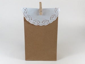 Image of Doily Favor Kraft Bag Set