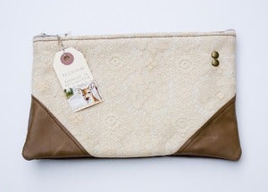 Image of -SOLD OUT- vintage floral lace clutch with brown leather corners