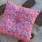 Image of WILTSHIRE square buttoned cushion