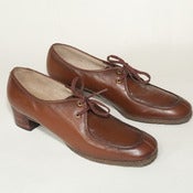 Image of MRS. MUIR OXFORDS // 10
