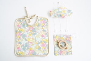Image of Mini Box Bavoir+Baby Cloud+ hochet CE offert! Veritable Liberty 