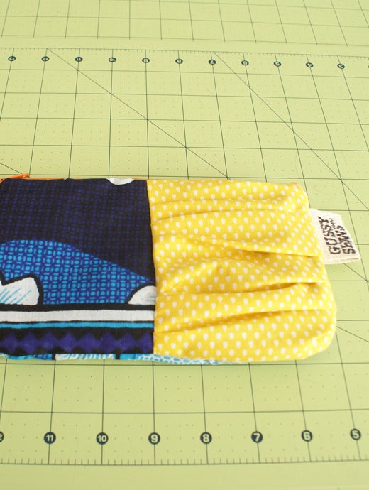 "Winner" medium zip pouch, Limited Edition Africa fabric Image of "Winner" medium zip pouch, Limited Edition Africa fabric