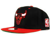 Image of Chicago Bulls Mitchell&Ness Snapback in Black