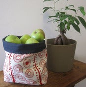 Image of Handmade Fabric Bucket - red daisies