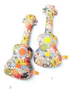 Image of Petit ukulélé boîte à musique * modèle "Fleurs & étoiles"