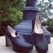 Image of black heel with unexpected STYLE!!