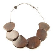 Image of Rosa De Tagua Simple Brown