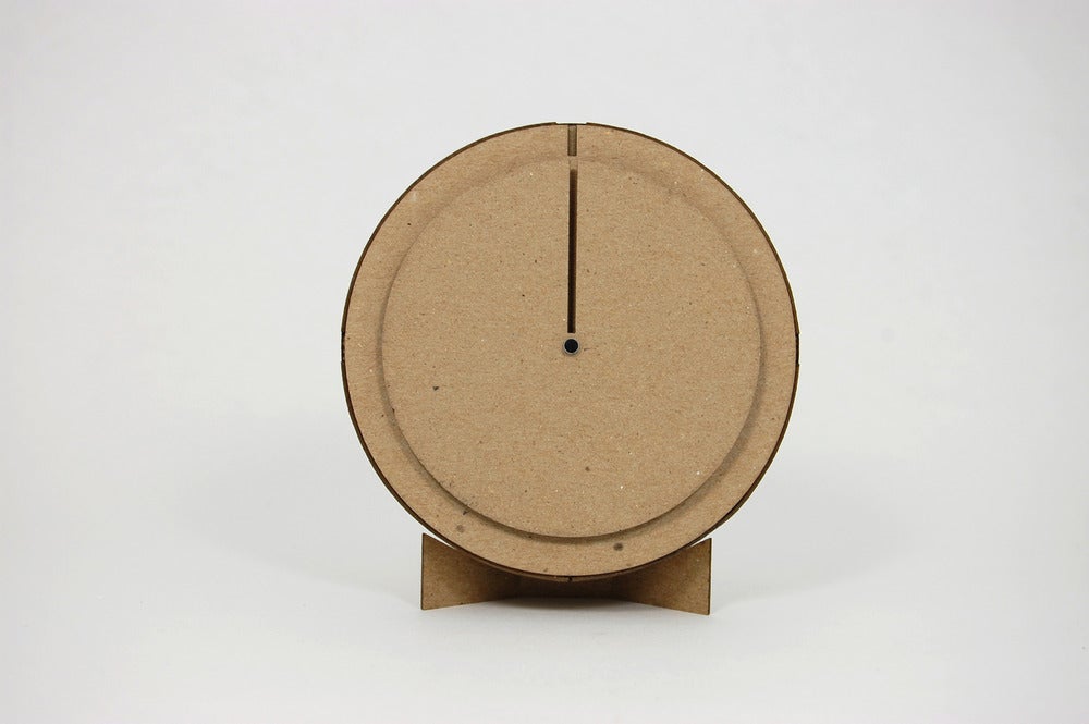 Sunta masa saatleri                     Tasarımcılar : Matt Ford ve Nick Jessee (Capital Craft Design)
