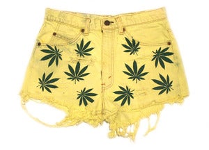 Image of Women's D.Fame "Trees Please" Shorts