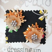 View 1950s flower earrings