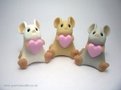 Image of Little Love Mouse with Pink Heart 