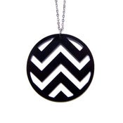 Image of chevron necklace [black]