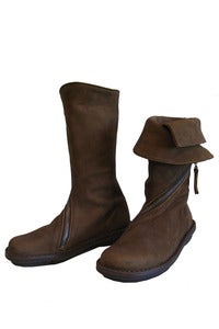 Image of TRIPPEN Onion Boot in Curry