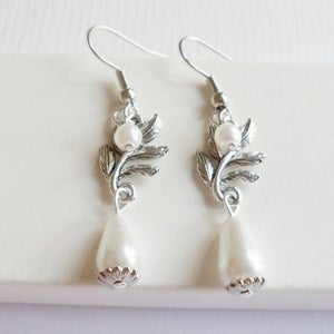 Image of Grace Leaf Necklace (silver & white)