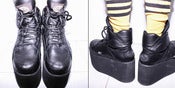 Image of 'BOW WOW' BUFFALO PLATFORMS 10cm