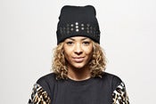 Image of Le clouté "B"