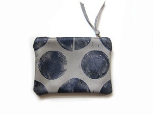 Image of Small grey/navy Os hand-printed leather pouch
