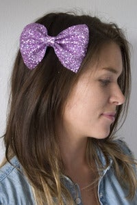Image of Medium Bubblegum Pink Glitter bow clip