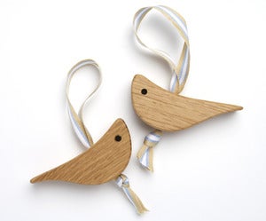 Image of Pair of Oak love birds